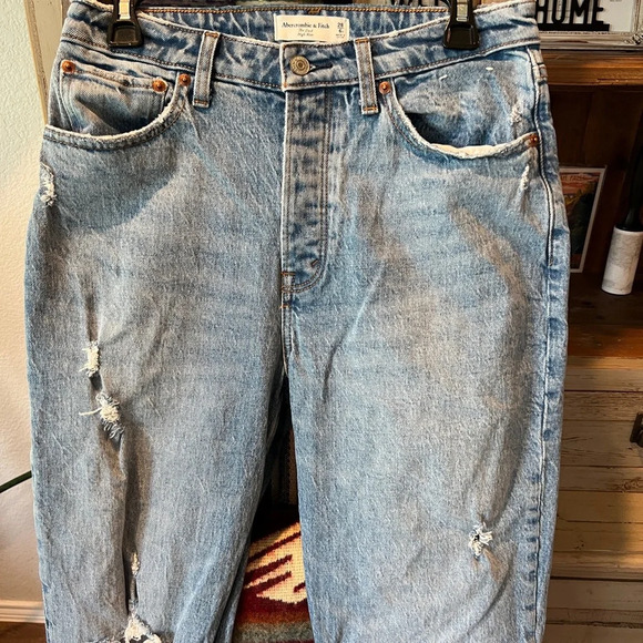 Abercrombie & Fitch women’s the Dad high rise jean size 28/6R - Picture 3 of 12